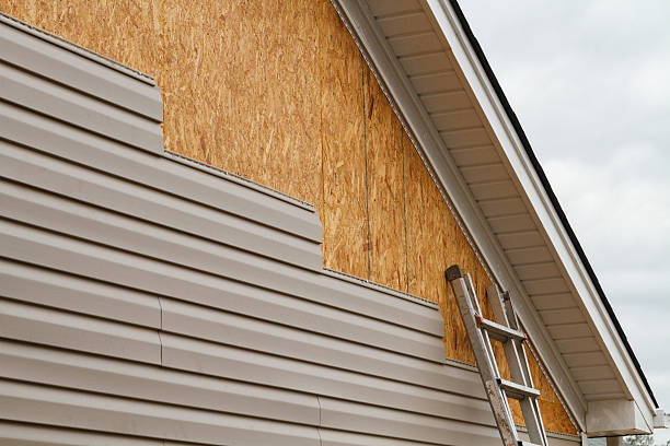 Professional Siding Inspection technician working in Goldsboro, NC